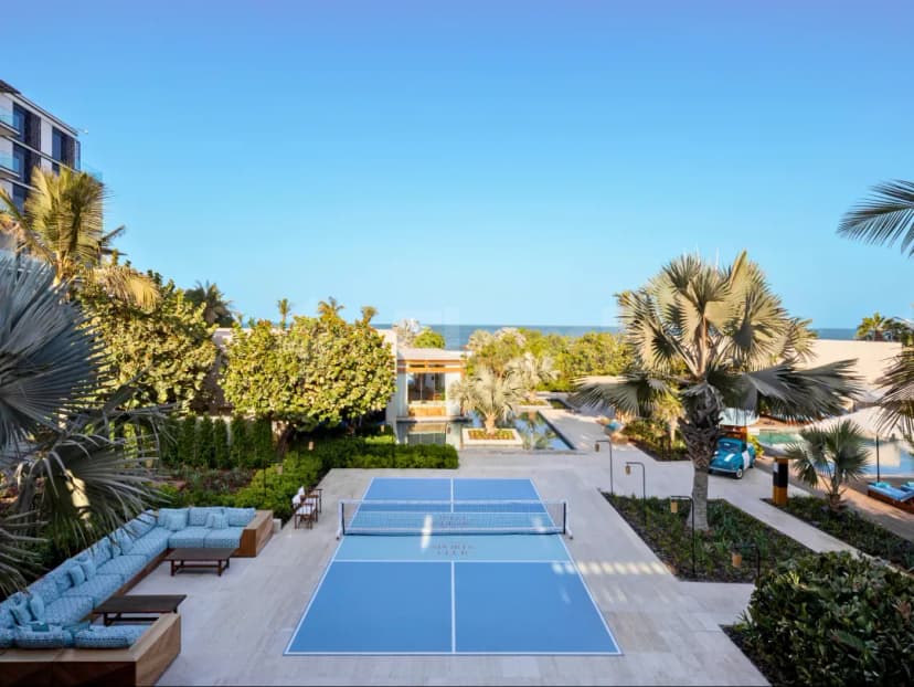 Paddle tennis court at La Cantine Beach in Dubai with ocean view