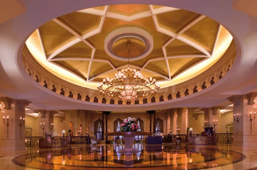 Circular entrance hall at Shangri-La Qaryat Al Beri Abu Dhabi with gold leaf ceiling