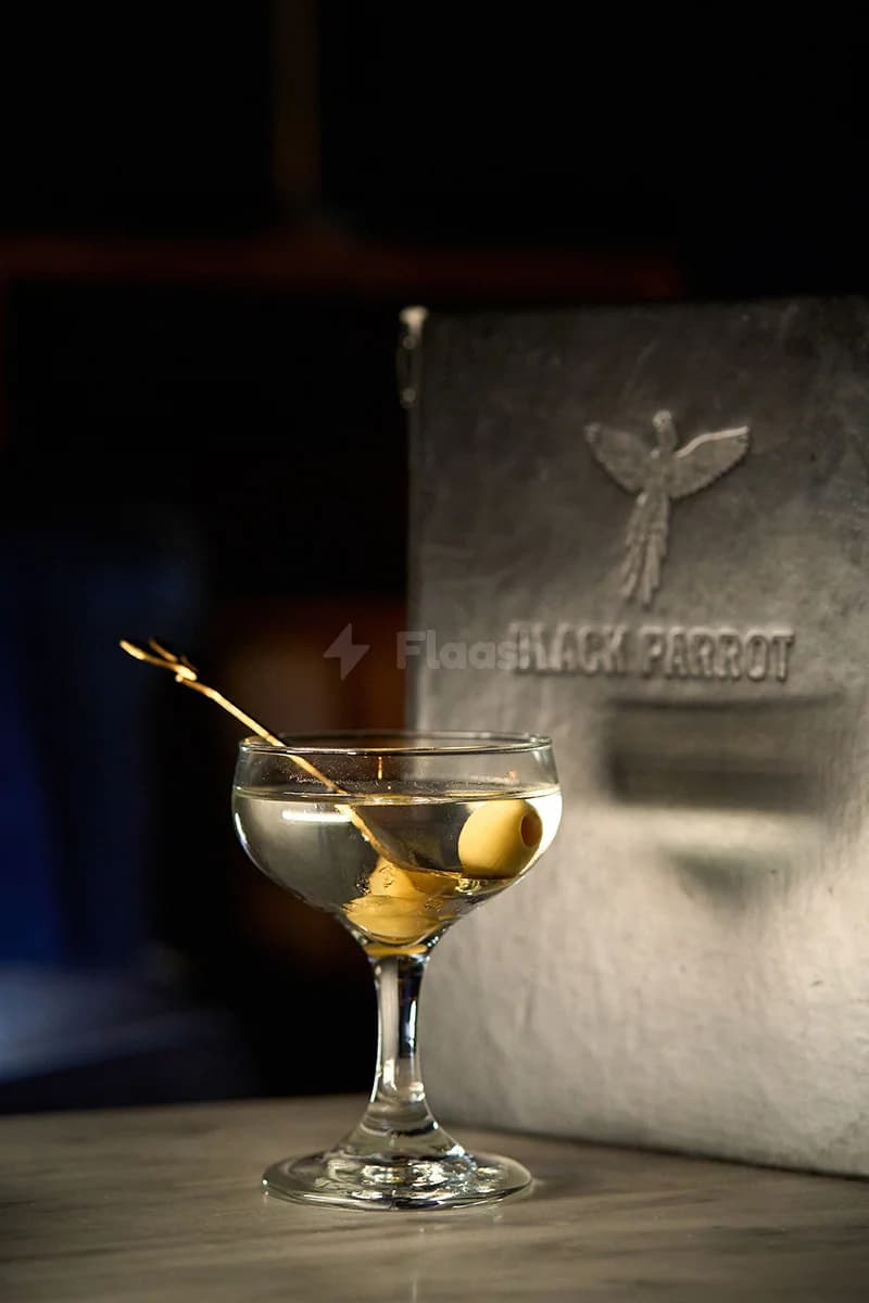 Black Parrot Bar — photo 4