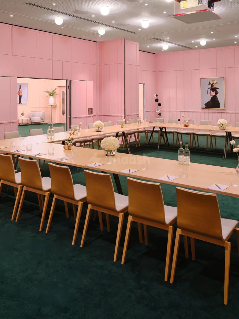 art'otel London Battersea powered by Radisson Hotel Group — photo 1