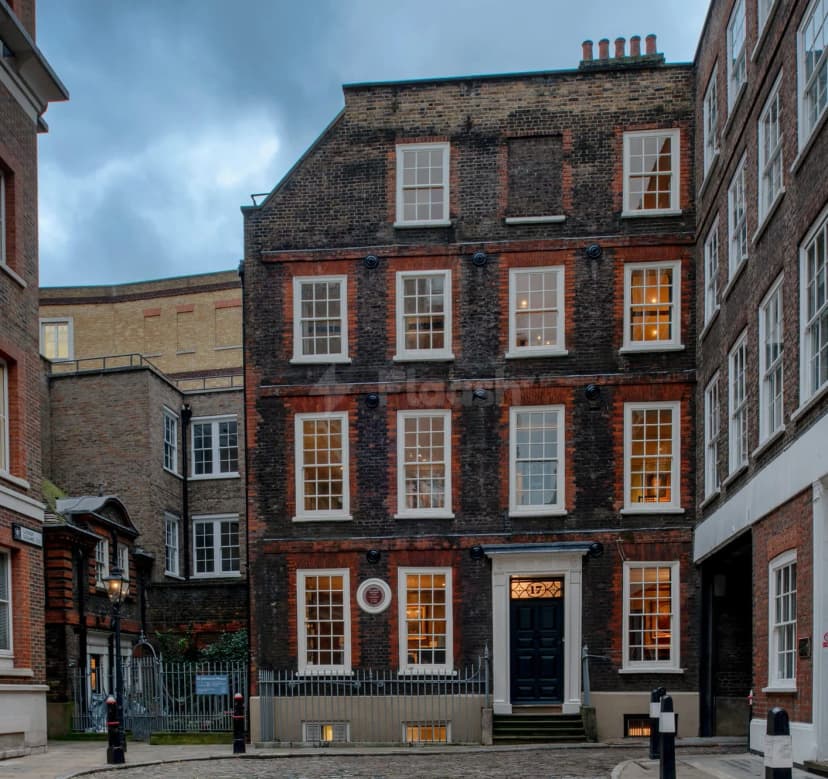 Dr Johnson's House — photo 1