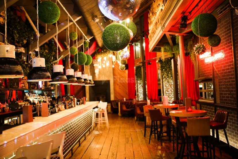 Impossible Bar and Theatre — photo 1