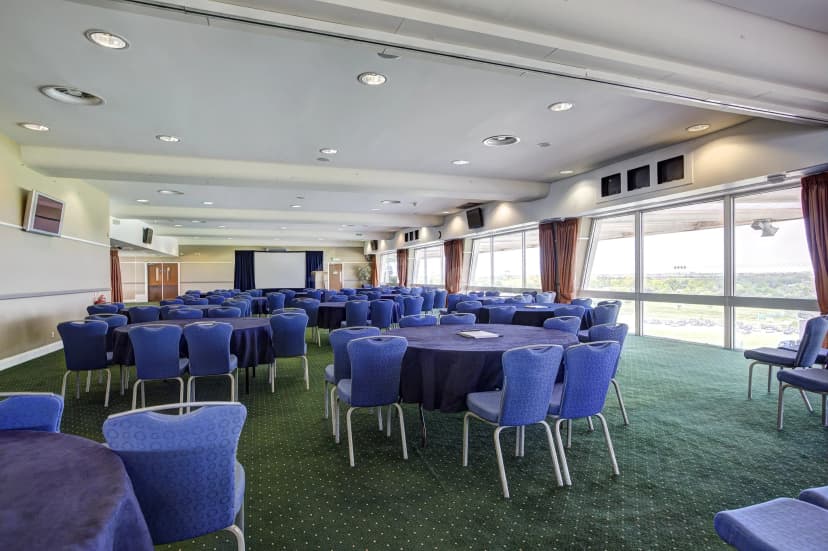Sandown Park Racecourse — photo 3