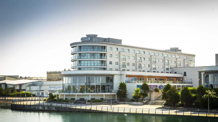 Waterfront Southport Hotel — photo 1