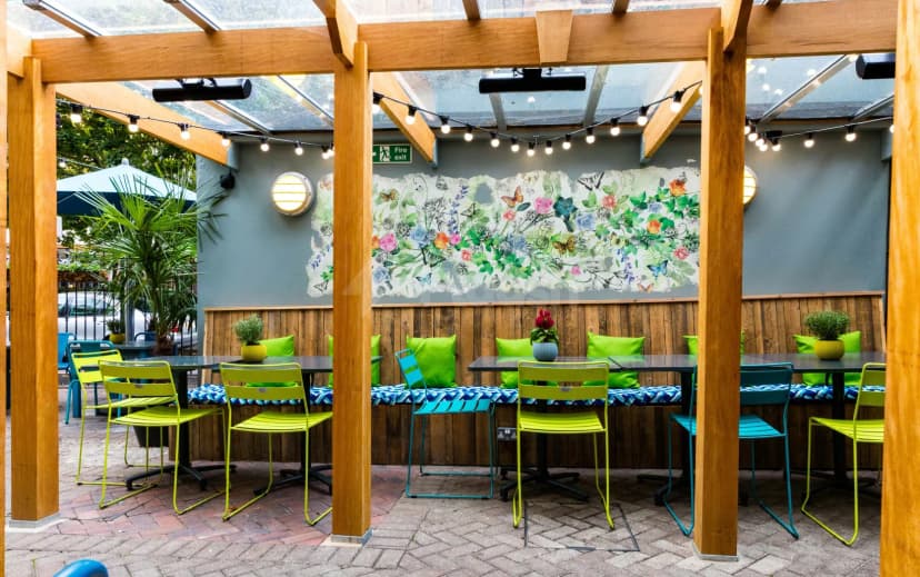 Smiths Cocktail Bar — photo 5