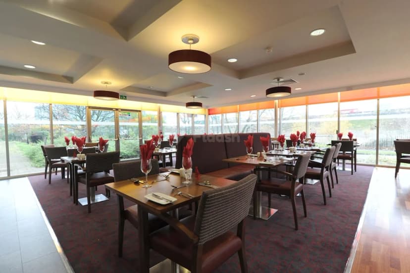 Park Inn by Radisson Birmingham Walsall M6 J9 — photo 1