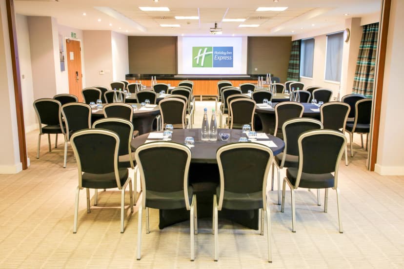 Holiday Inn Express London - Heathrow T5 — photo 3
