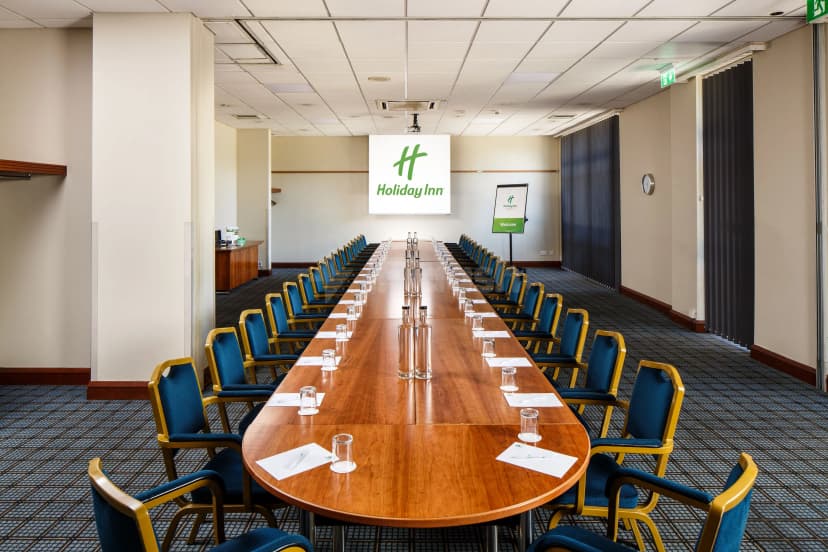Holiday Inn Brentwood M25, JCT.28 — photo 1