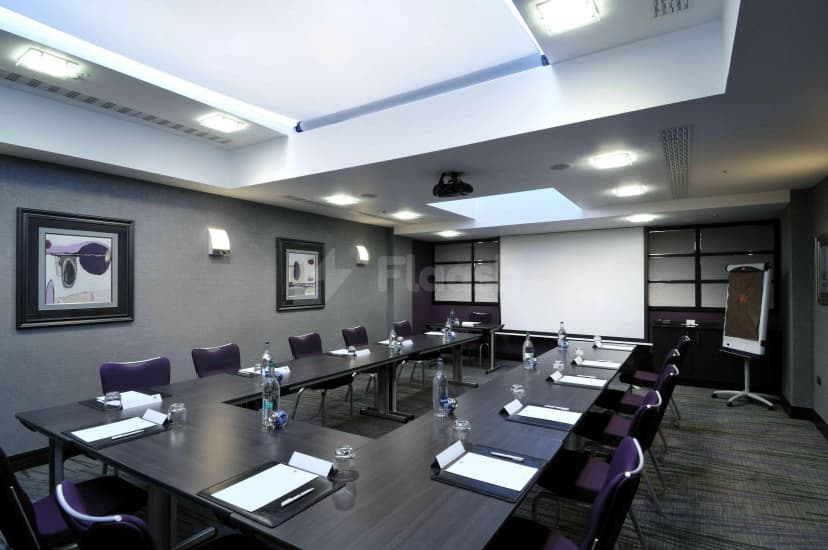 DoubleTree by Hilton London - West End — photo 1