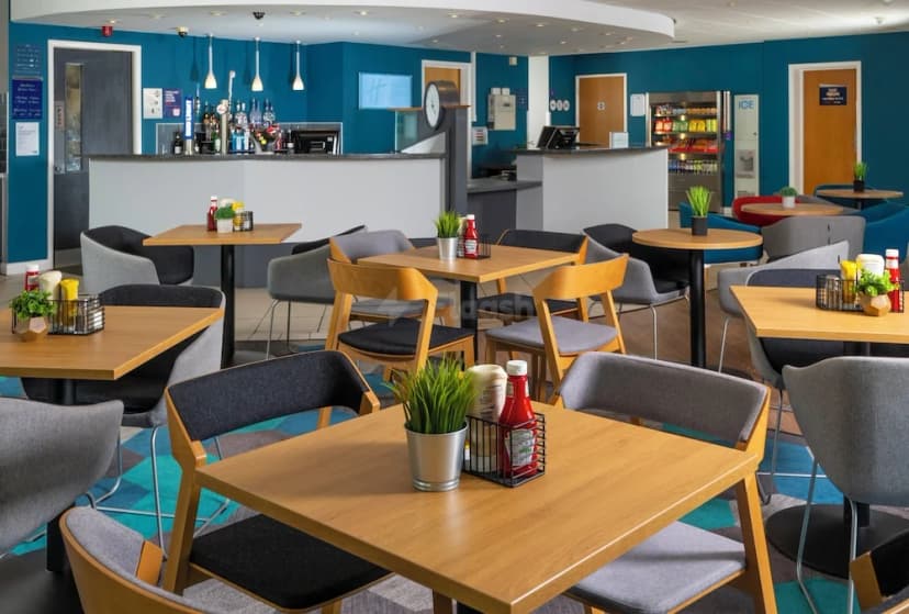 Holiday Inn Express Lichfield by IHG — photo 3