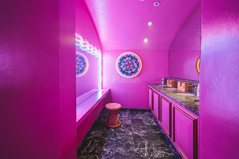 B London Club & Hidden Bar — photo 2