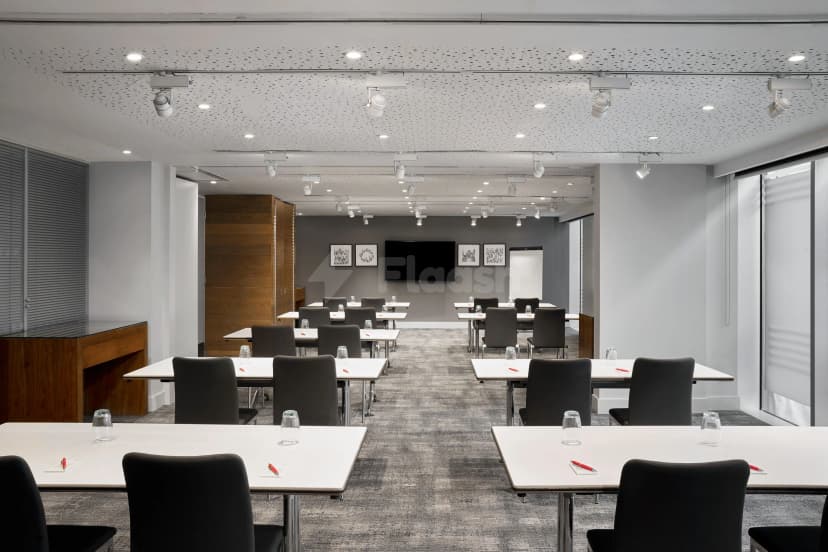 Aloft by Marriott London Excel — photo 3