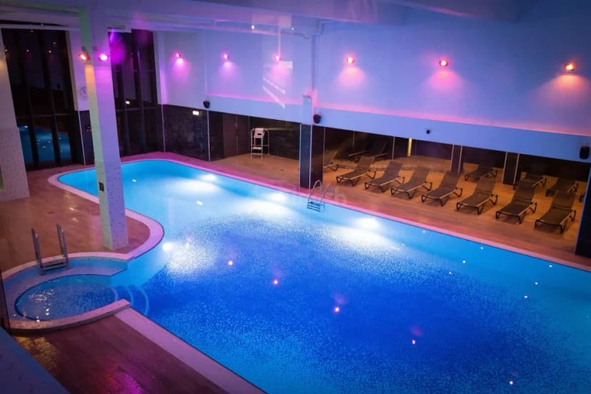 Village Hotel Wirral — photo 1