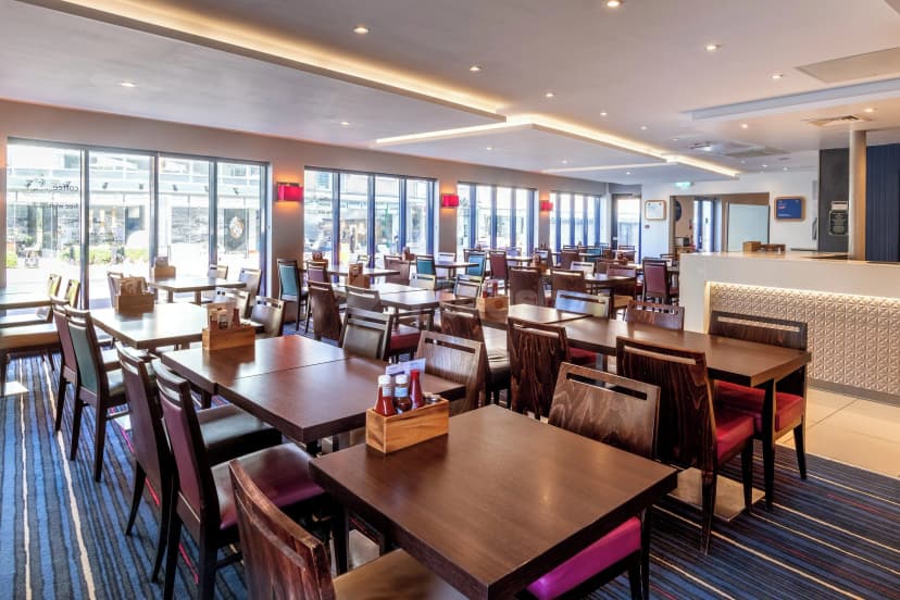 Holiday Inn Express London - Wandsworth — photo 2