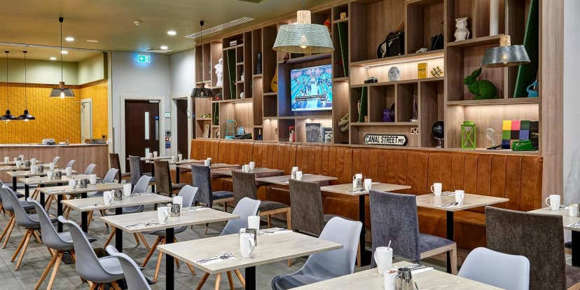 Holiday Inn Manchester - MediaCityUK — photo 4