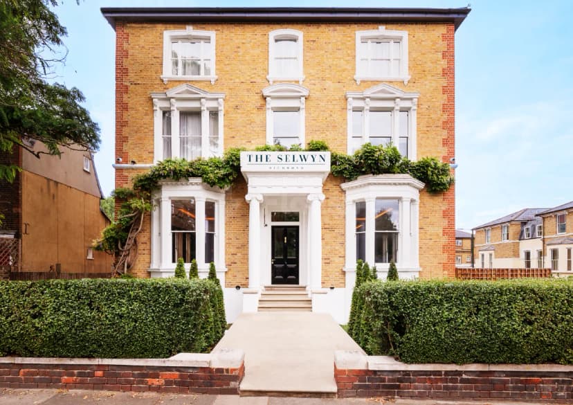 Pembroke Lodge — photo 1
