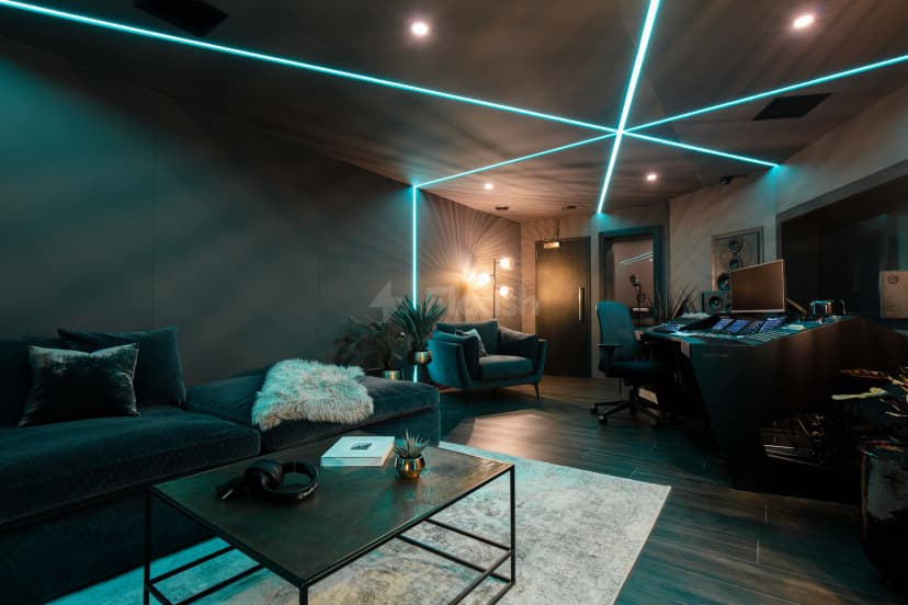 Qube West — photo 4
