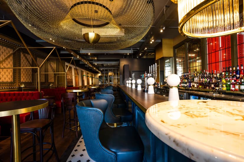 Top Hat Restaurant & Bar — photo 3