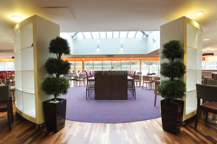Park Inn by Radisson Birmingham Walsall M6 J9 — photo 3