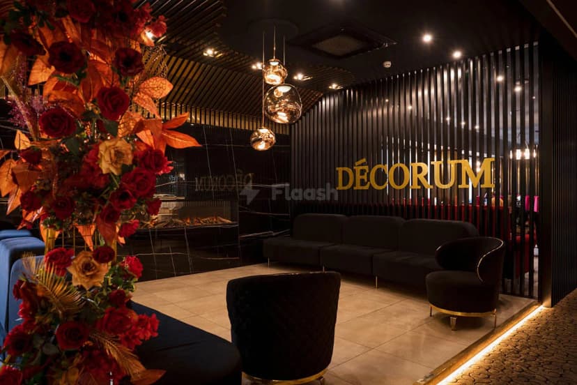Decorum — photo 2