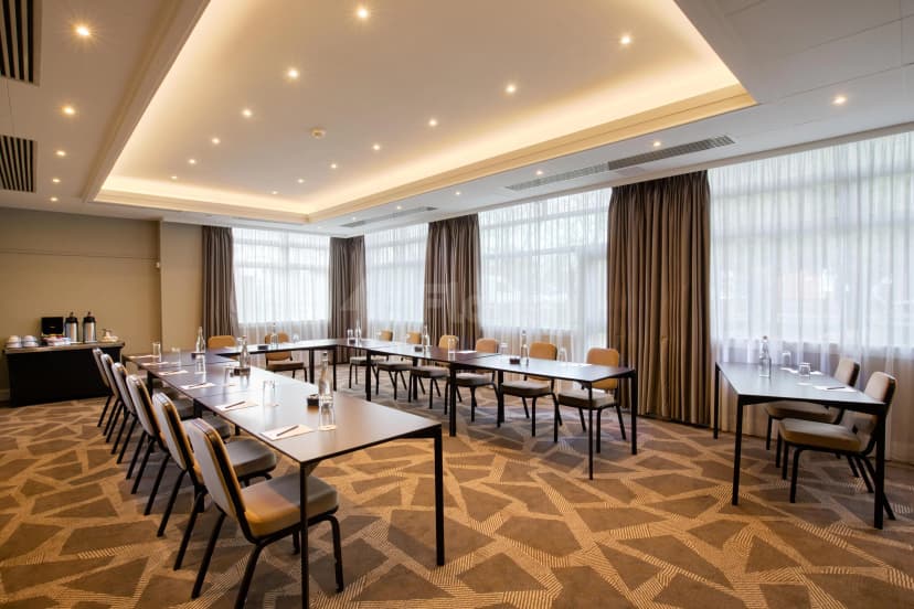 DoubleTree by Hilton London - Ealing — photo 3
