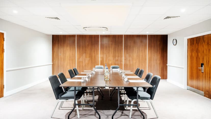 Holiday Inn London - Luton Airport — photo 3