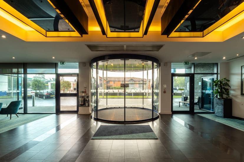 Holiday Inn Express London - Heathrow T5 — photo 2