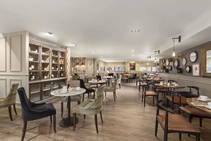 Ramada Hotel & Suites by Wyndham Coventry — photo 1