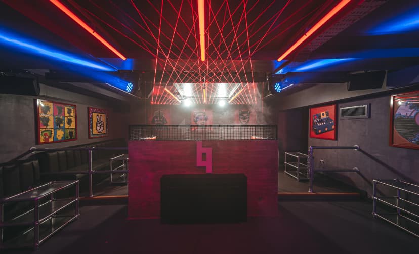 B London Club & Hidden Bar — photo 1