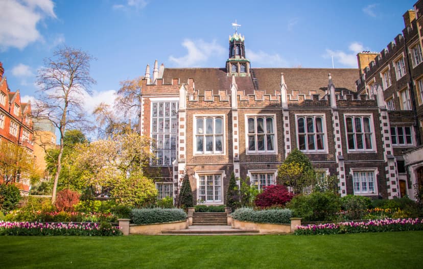 Middle Temple Hall And Lawns — photo 1