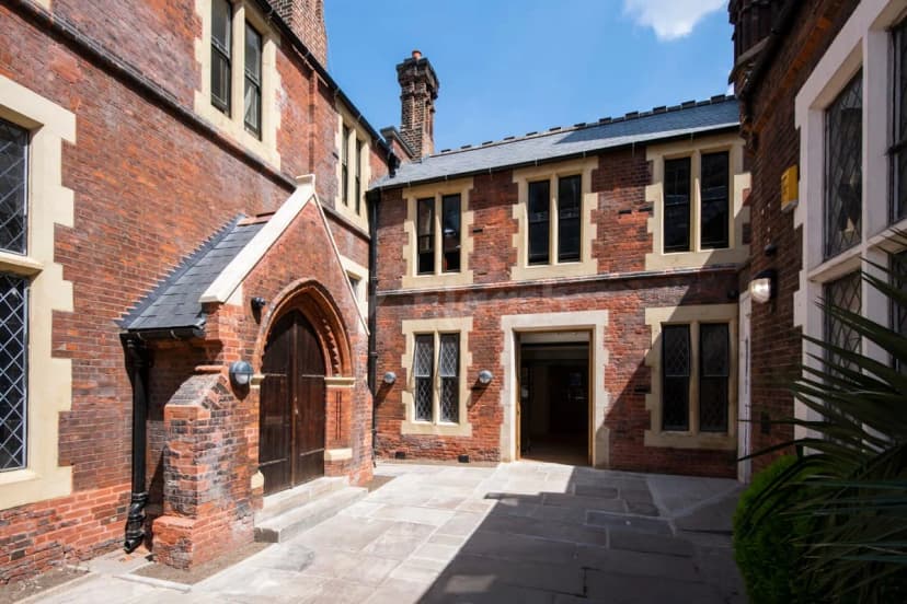Toynbee Hall — photo 1