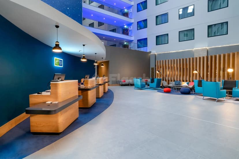 Holiday Inn Express London Heathrow T4 — photo 2