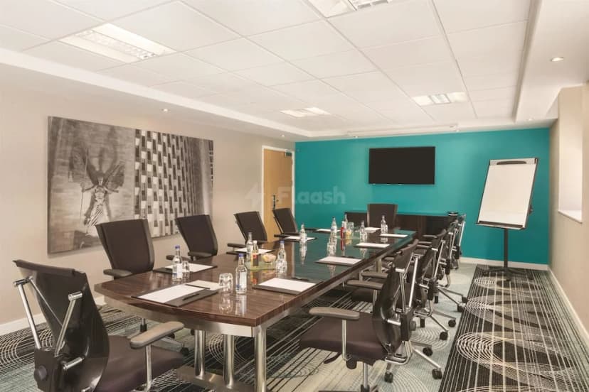 Ramada Hotel & Suites by Wyndham Coventry — photo 3