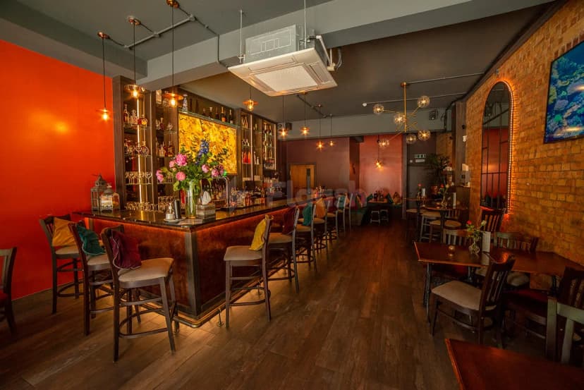 BAR 8 — photo 2