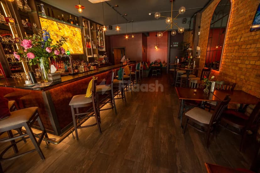 BAR 8 — photo 1