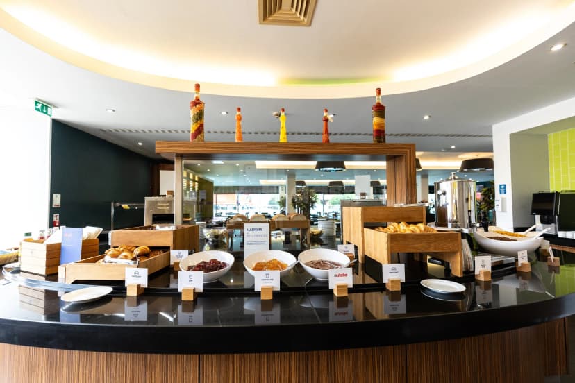 Holiday Inn Express London - Heathrow T5 — photo 5