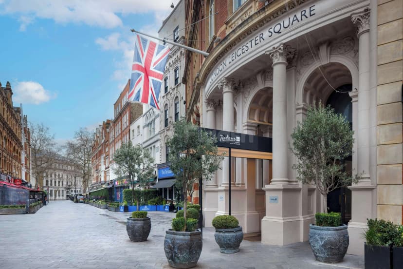 Radisson Blu Hotel, London Leicester Square — photo 1