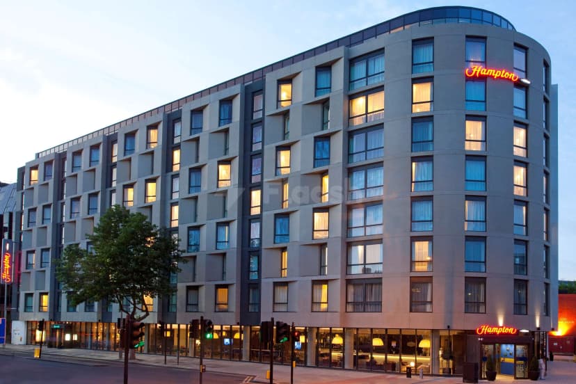 Hampton by Hilton London Waterloo — photo 1