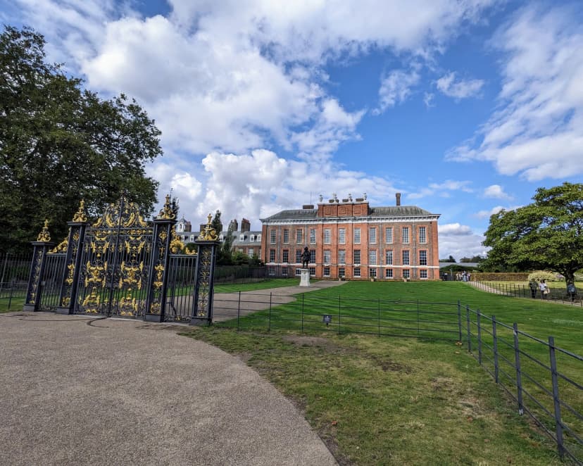 Queen's Gate House — photo 1