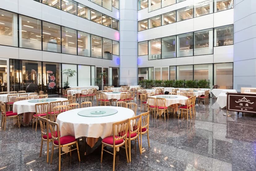 Bright Courtyard Club — photo 1