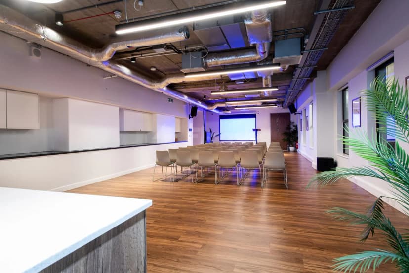 Runway East Bloomsbury — photo 5