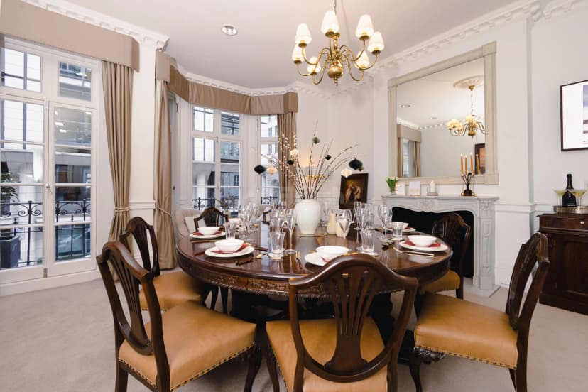 7 Stratton Street — photo 1