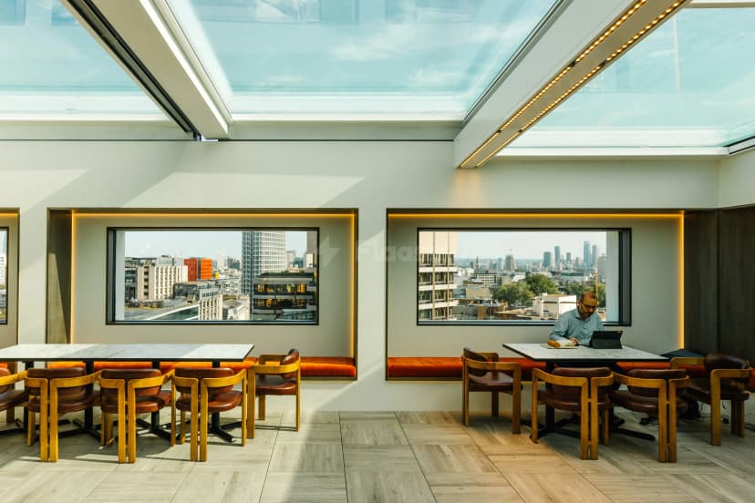 Met Lounge — photo 4