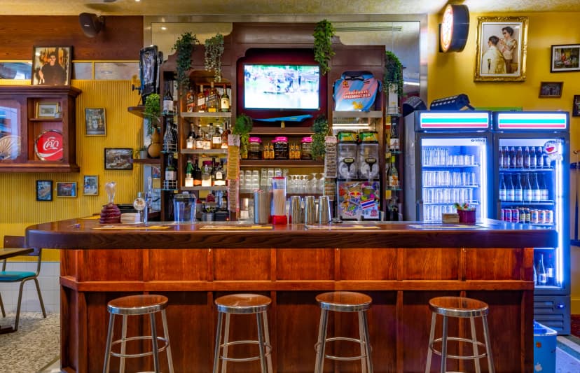 Speedboat Bar — photo 4