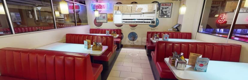 Bloomsbury Bowling Lanes & The Kingpin Suite — photo 4