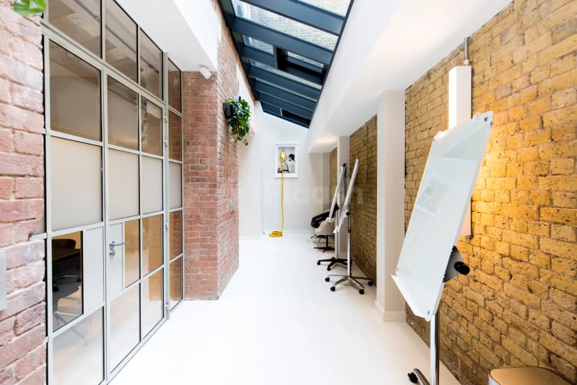 FORA- Clerkenwell, Dallington St, Gallery on 5 — photo 2