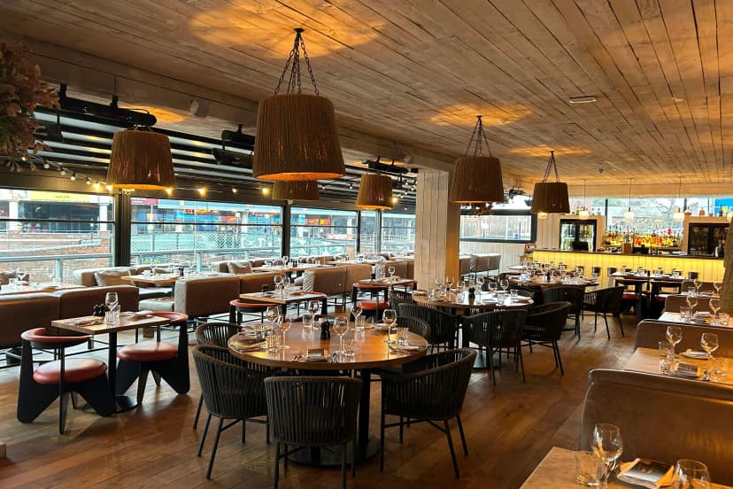 Bank Restaurant Bar & Grill — photo 1