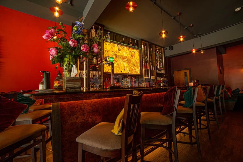 BAR 8 — photo 5
