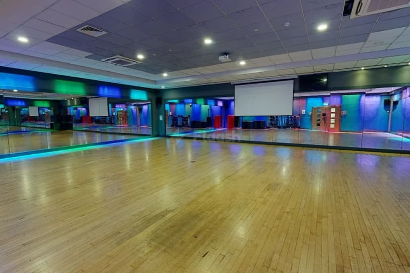 Village Hotel Manchester Hyde — photo 2