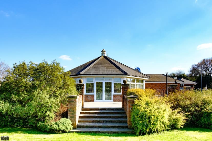 The Hawthorns — photo 1